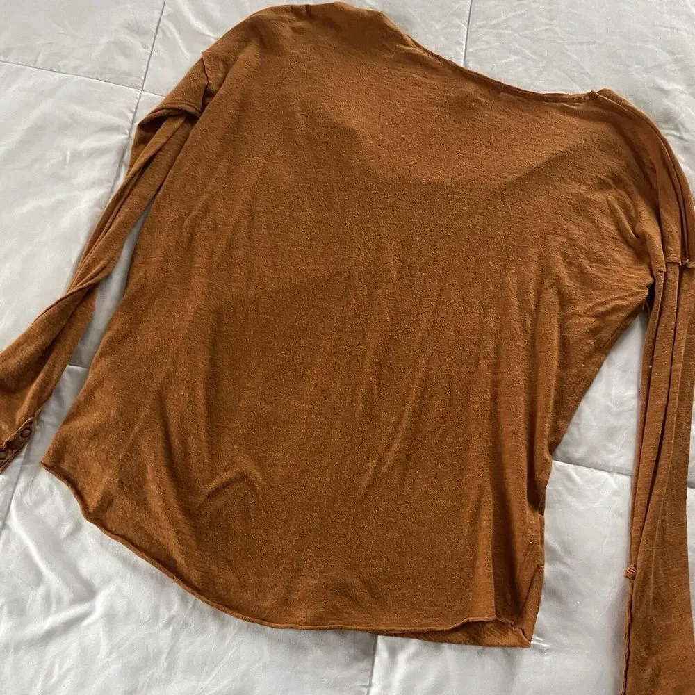 Free People XS Vneck Scoop Longsleeved Shirt Burnt Orange Casual Tee Shirt‎